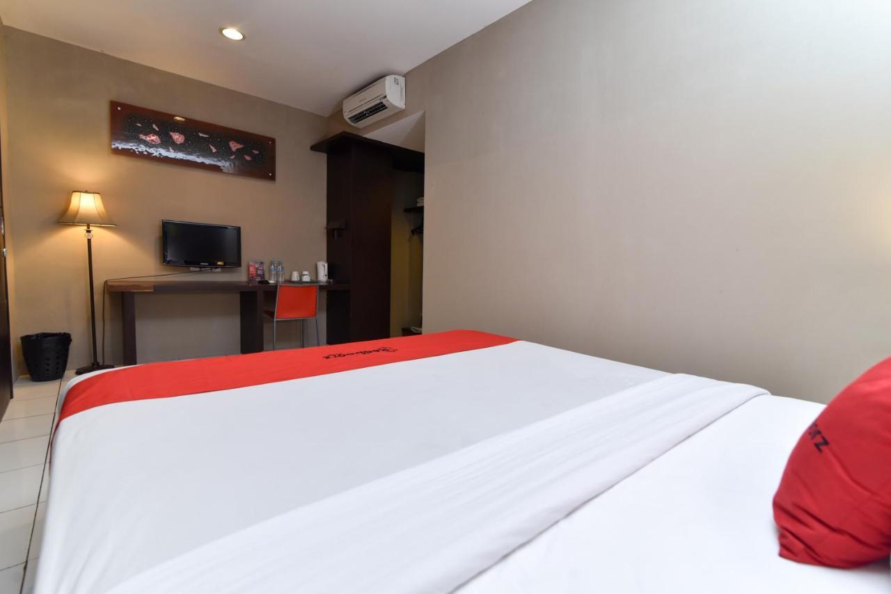 Reddoorz Plus @ Raya Legian Exterior foto
