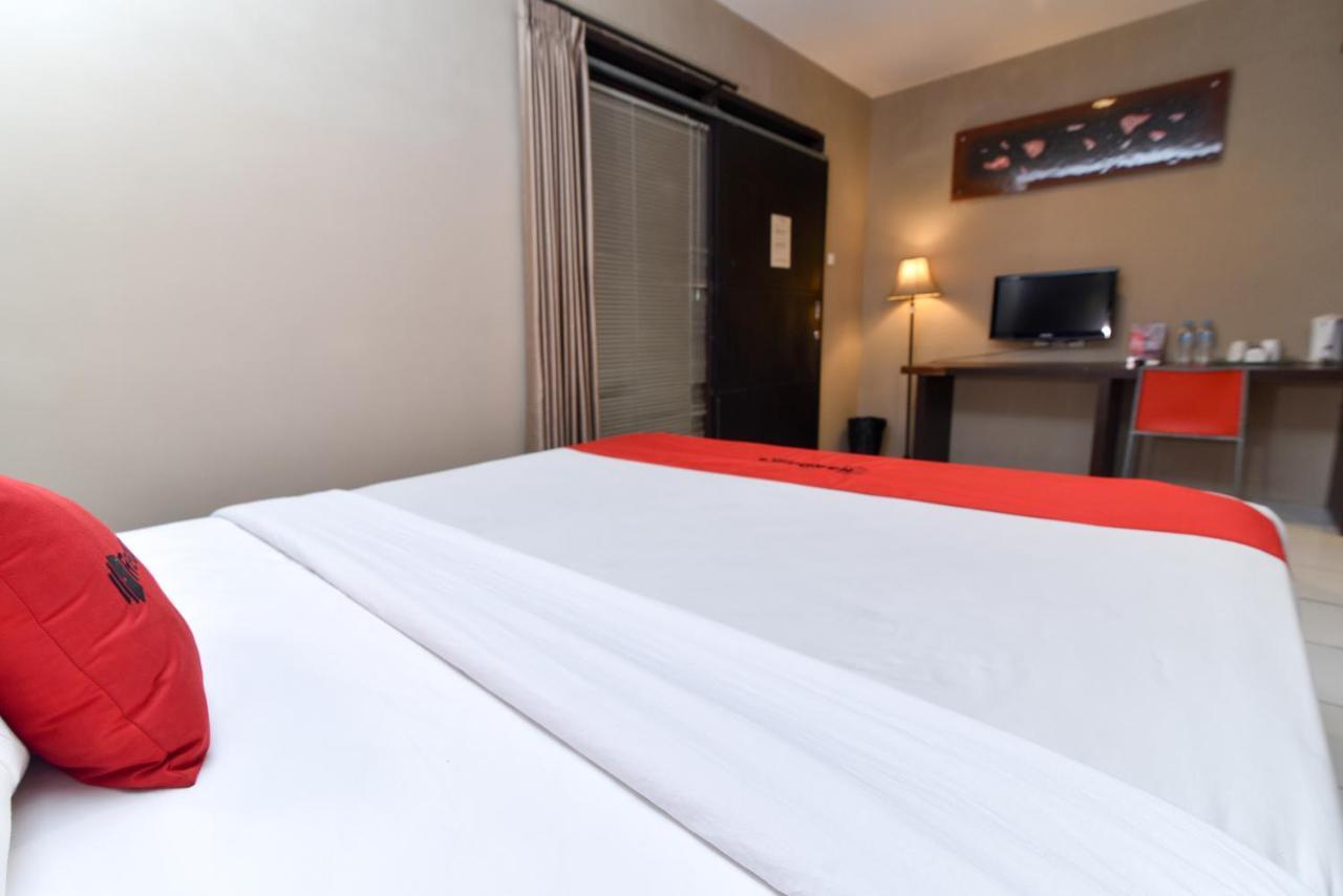 Reddoorz Plus @ Raya Legian Exterior foto