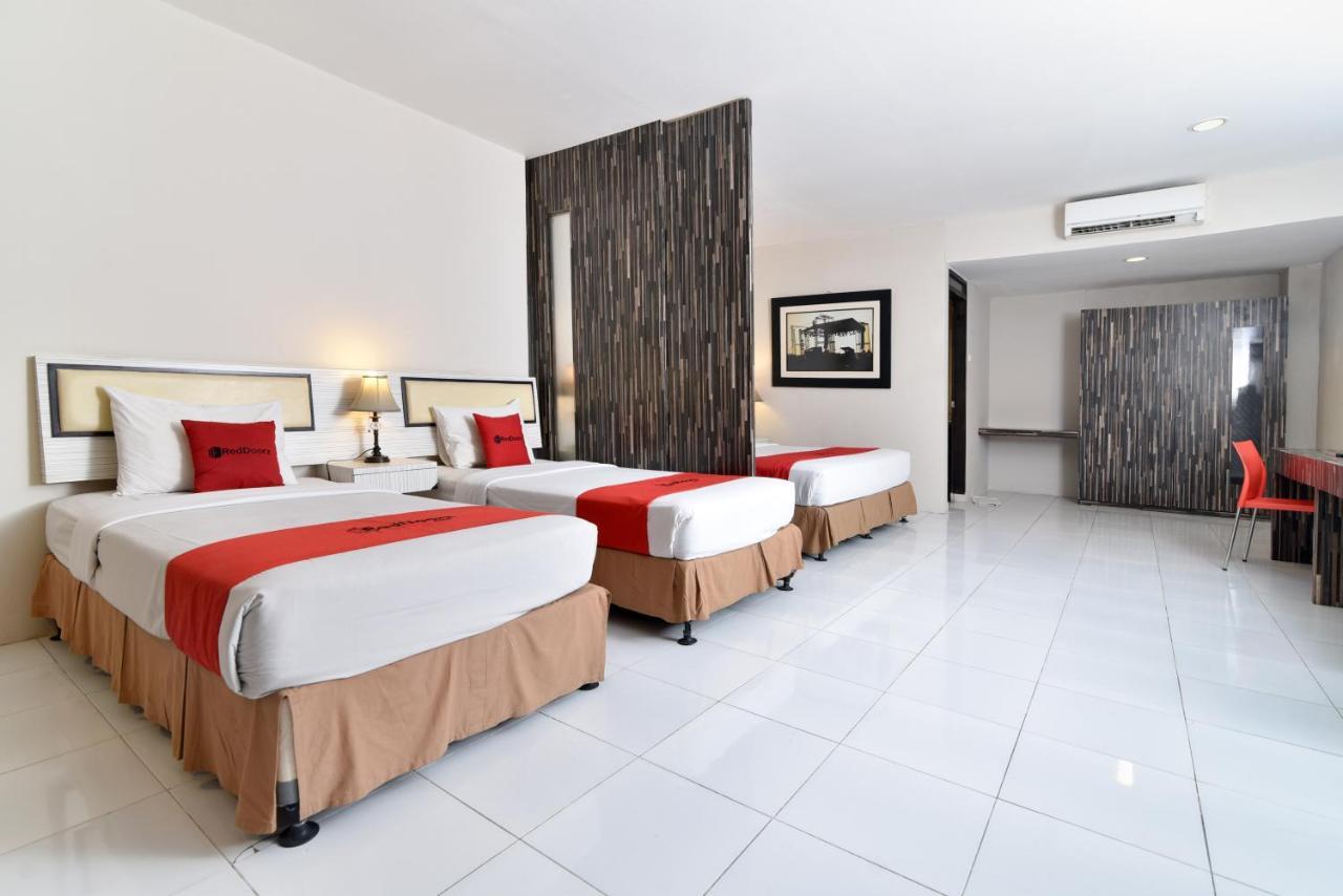 Reddoorz Plus @ Raya Legian Exterior foto